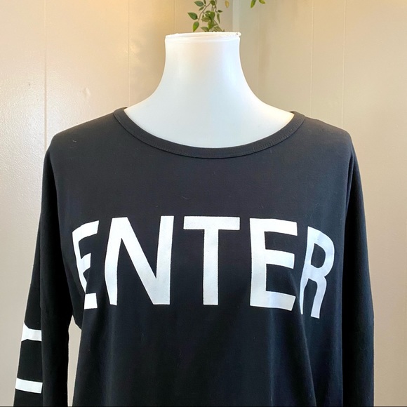 Black High-Low Top - Picture 2 of 9